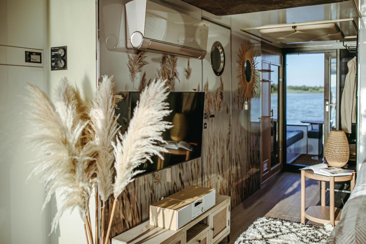 Myhouseboat 2 Otel Mörbisch am See Dış mekan fotoğraf